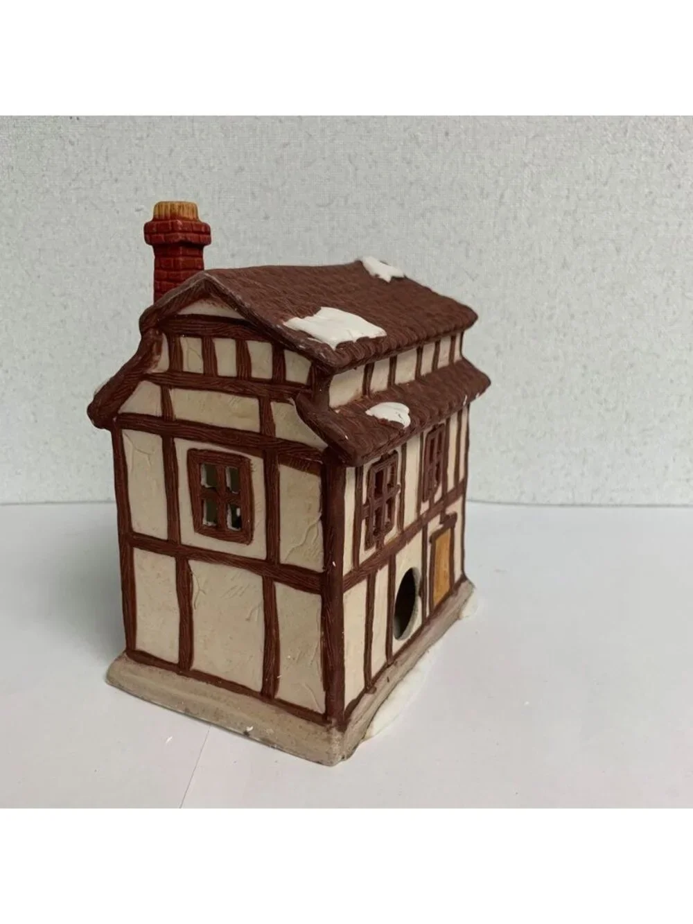 Dept 56 Golden Swan Baker Dickens Village Lighted Building - 1984 (no box)